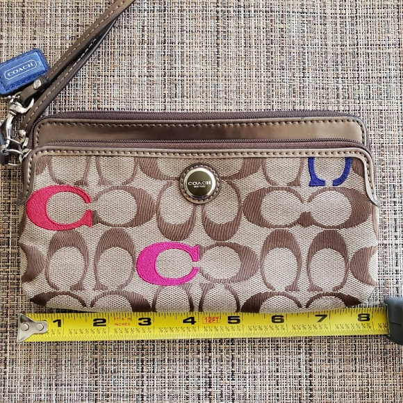 Coach Poppy Embroidered Signature Double Zip Wallet in great condition! - Picture 6 of 9